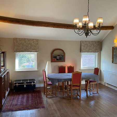 La Bruyere Du Coq Stables Guest House Sart-Dames-Avelines ภายนอก รูปภาพ
